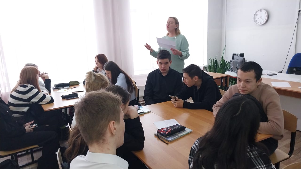 Сүйікті кітаптардың беттері бойынша / По страницам любимых книг