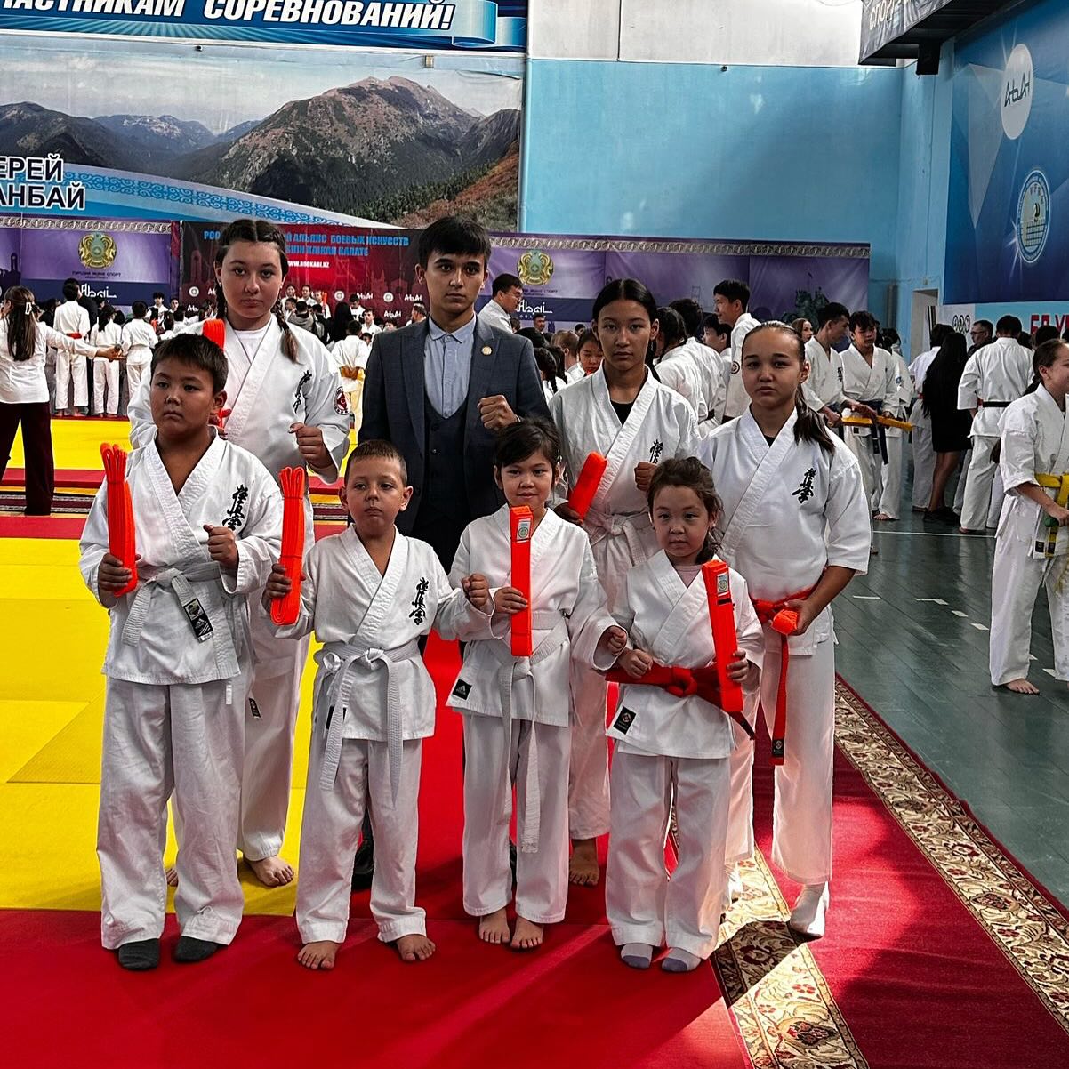 Ученики 9 школы сдали аттестацию и получили новые пояса!