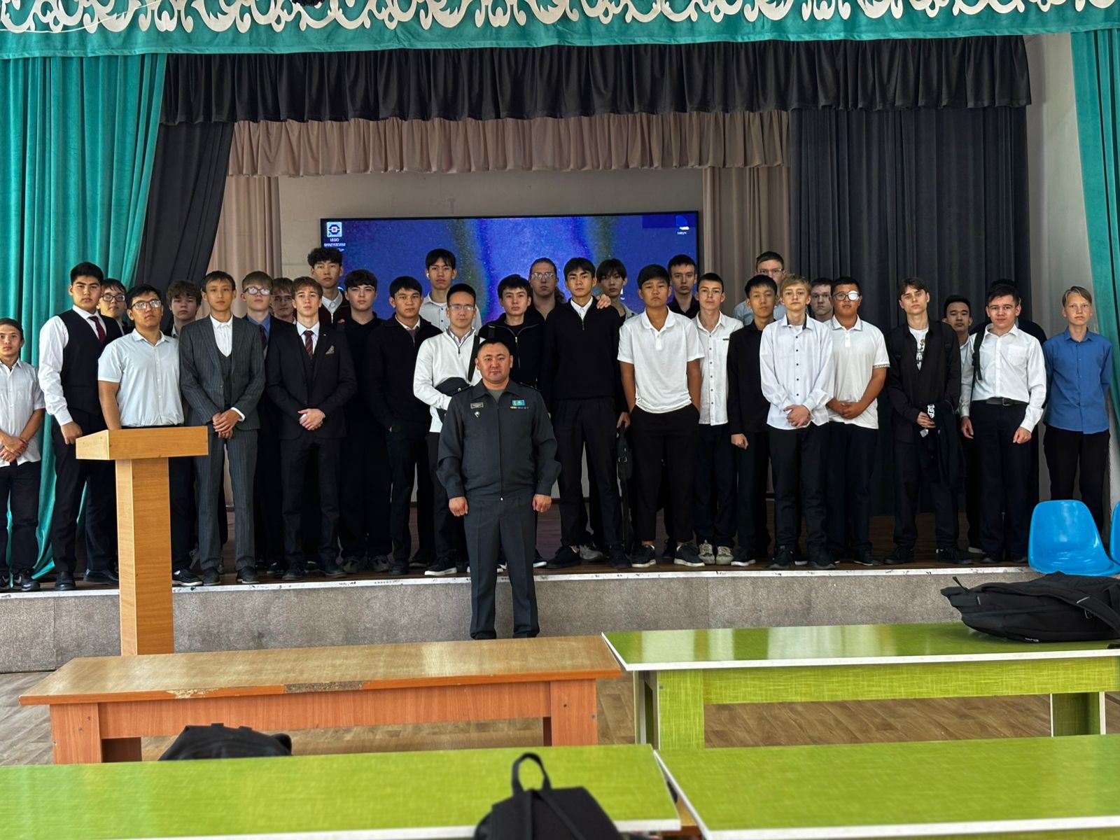 Встреча учеников 11-х классов с представителем Академии Пограничной службы КНБ Республики Казахстан