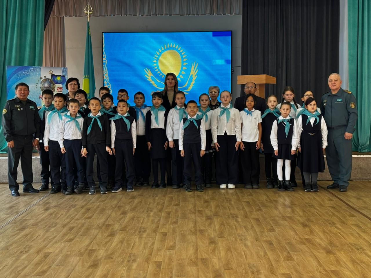 🎉 23 октября 2025 года в нашей школе прошло торжественное мероприятие посвященного принятию в ряды «Жас Кыран» и «Жас Сарбаз»!
